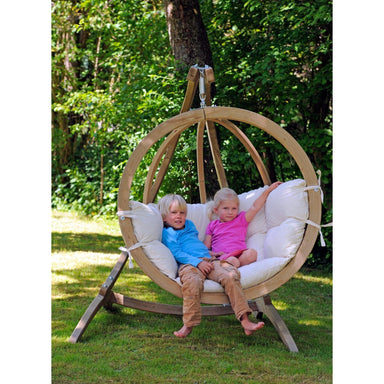 Amazonas garden furniture with two children